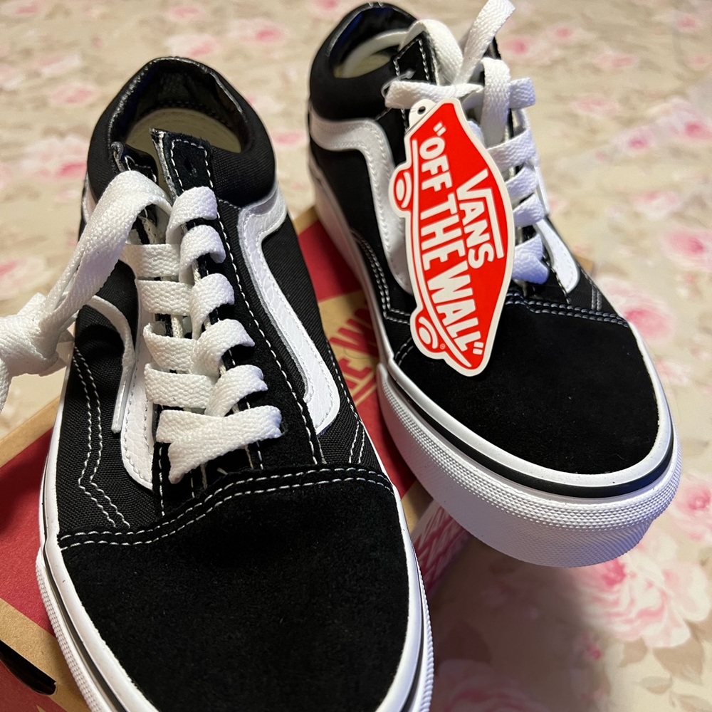 NEW Vans Old Skool Tennis Shoe